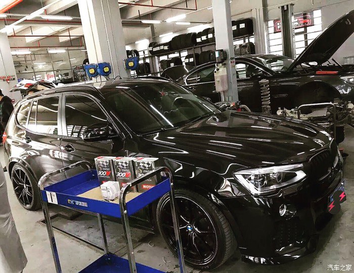 宝马x3曜夜版黑武士落地价,宝马x3黑武士静态体验