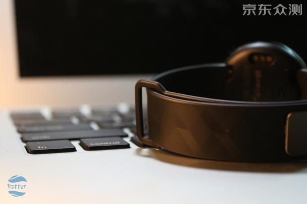 能刷门禁卡公交卡的智能手环,可以扫卡的智能手环