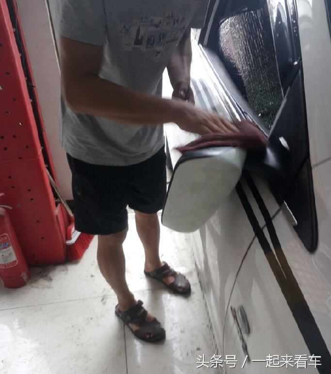 汽车后视镜漆刮了如何修复,车停路边后视镜被刮了怎么办