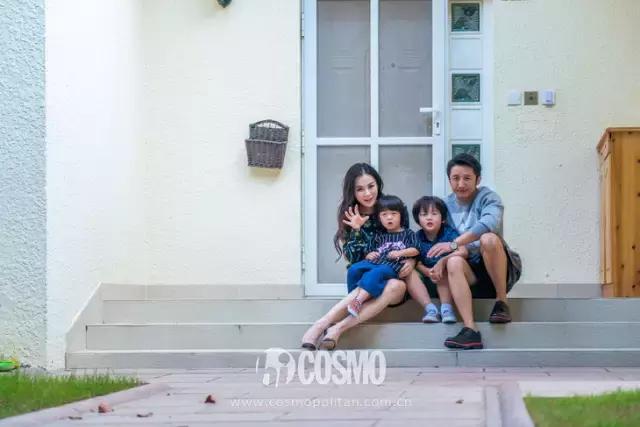 胖轩偷偷打开了他爸妈的衣柜给我看，而我只想看他肉嘟嘟的样子