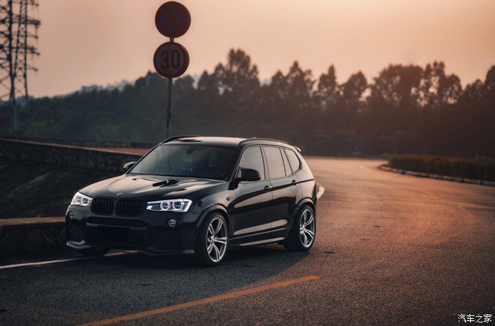 宝马x3曜夜版黑武士落地价,宝马x3黑武士静态体验