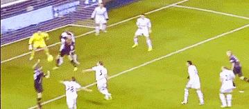 最经典搞笑中超足球gif,足球球员搞怪图片