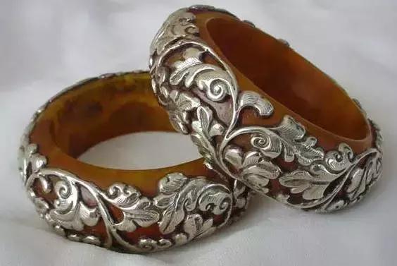 蜜蜡原本的模样,蜜蜡最后变的样子