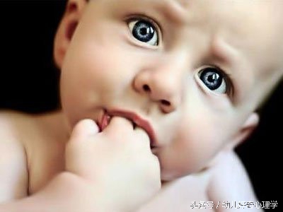 宝宝手指起皮长倒刺脸发黄,婴儿手指长倒刺撕下去红肿