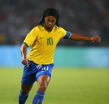 足球场上的精灵罗纳尔迪尼奥,足球巴西老球王