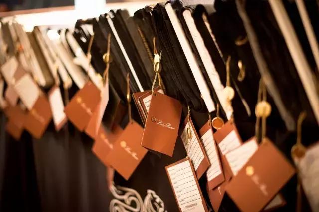 全球顶级的十大面料 (最好的时尚面料)