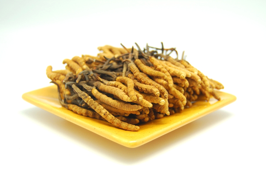 人参五味子泡酒的全配方,长白山人参泡酒最佳配方