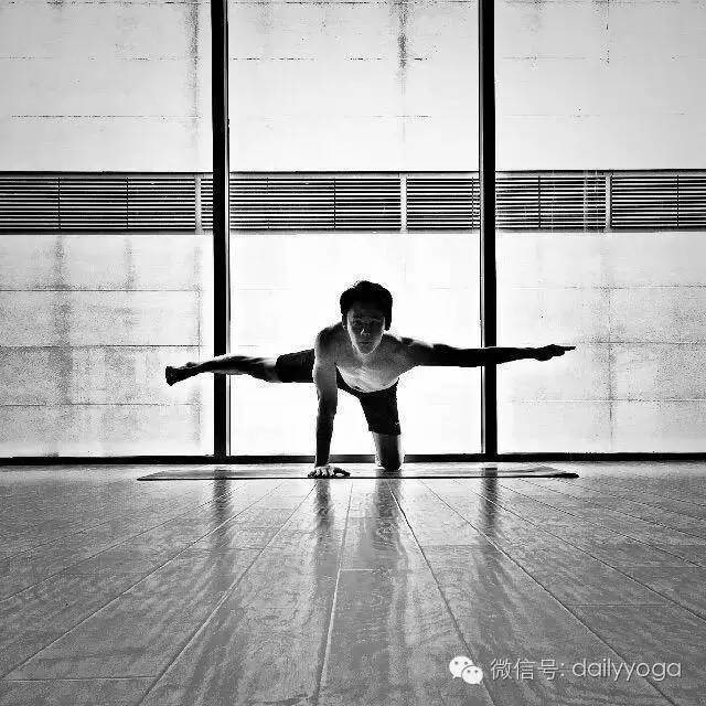 山式是瑜伽最基础体式,基础好看的瑜伽体式