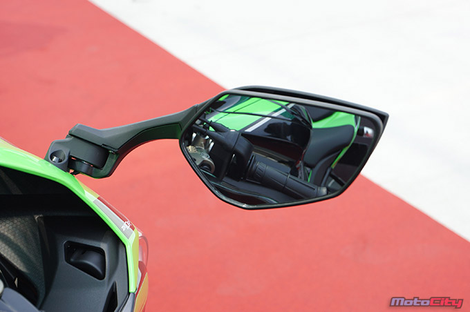 2010年川崎zx-10r多少个缸,川崎zx-10r新手可以驾驭吗