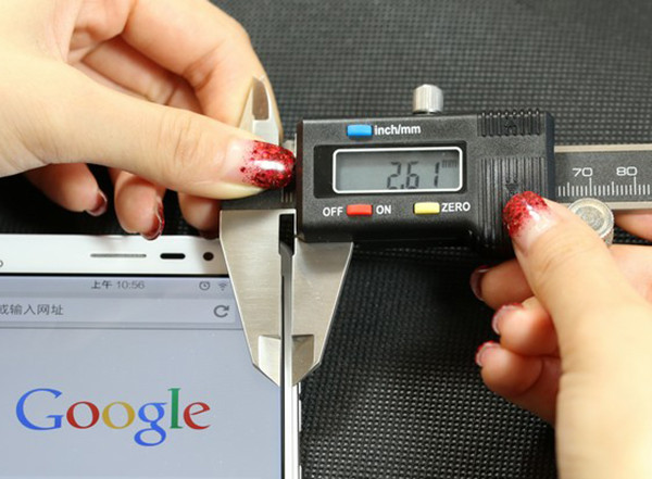 一个手机的最大的黑点,手机黑边到底是什么?