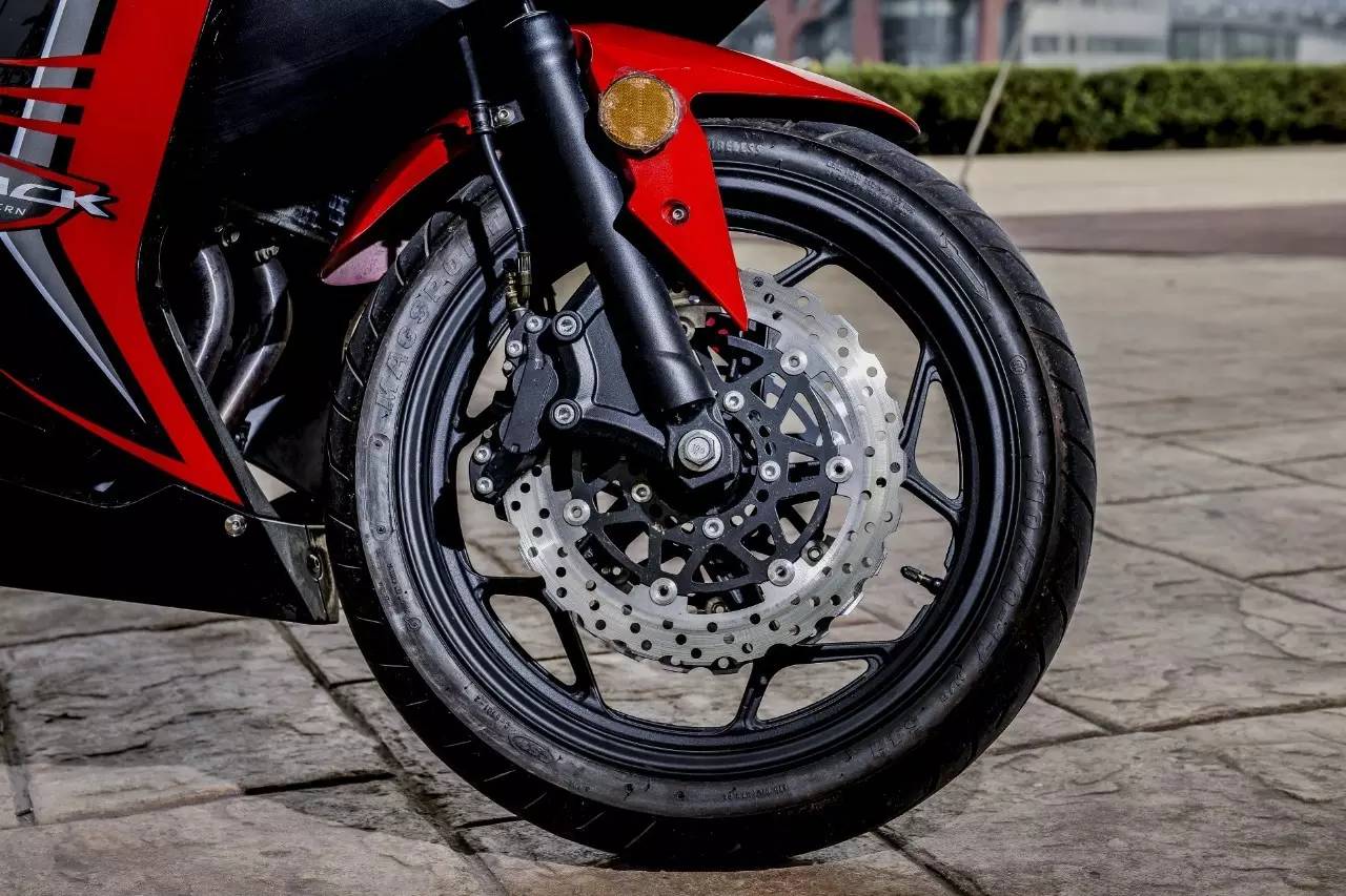 双缸高颜值,国产4缸街车嘉爵