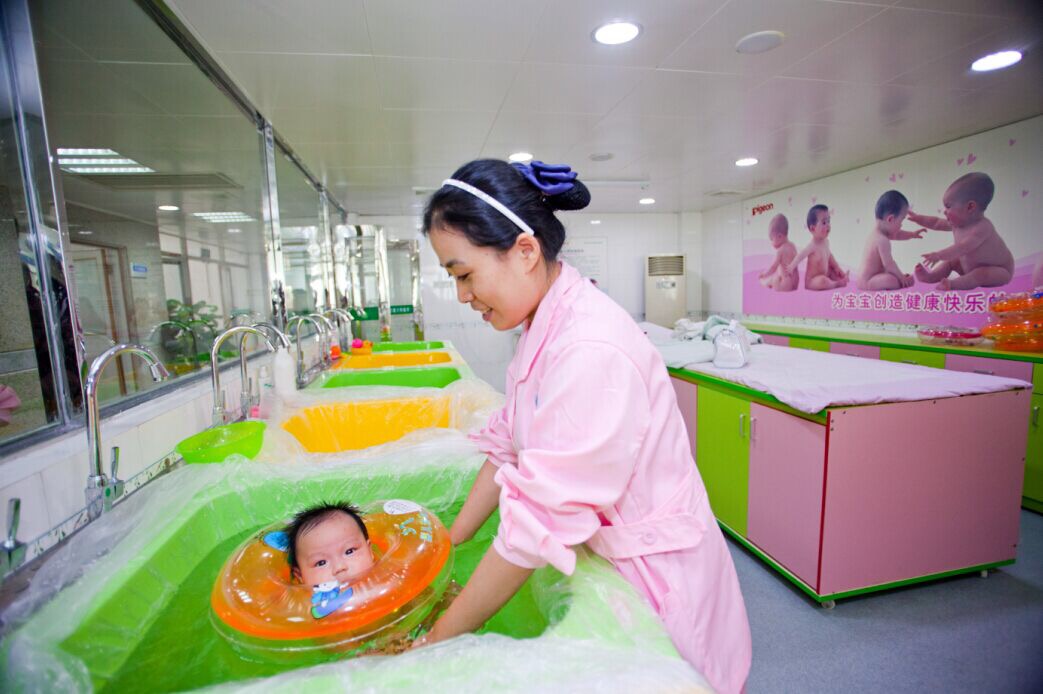 摄影大赛无影灯下的娘子军，无论白天、黑夜，她们与这里结下不解之缘！（作品展示102期）