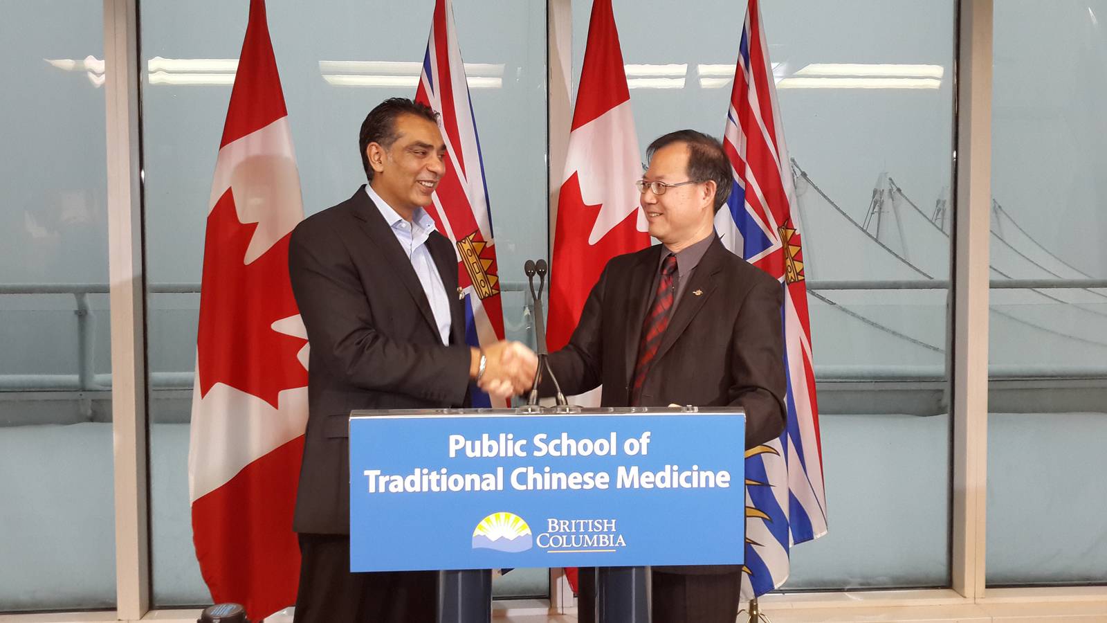 美国金牌得主赴京体验传统中医，当晚被我领进足疗保健打了一针兴奋剂