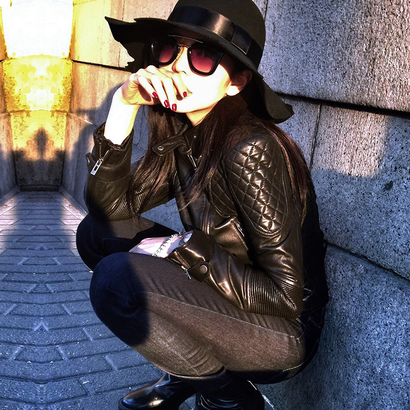 秋冬必备款皮衣的花式穿搭已上线,秋季穿搭女小个子皮衣酷酷的