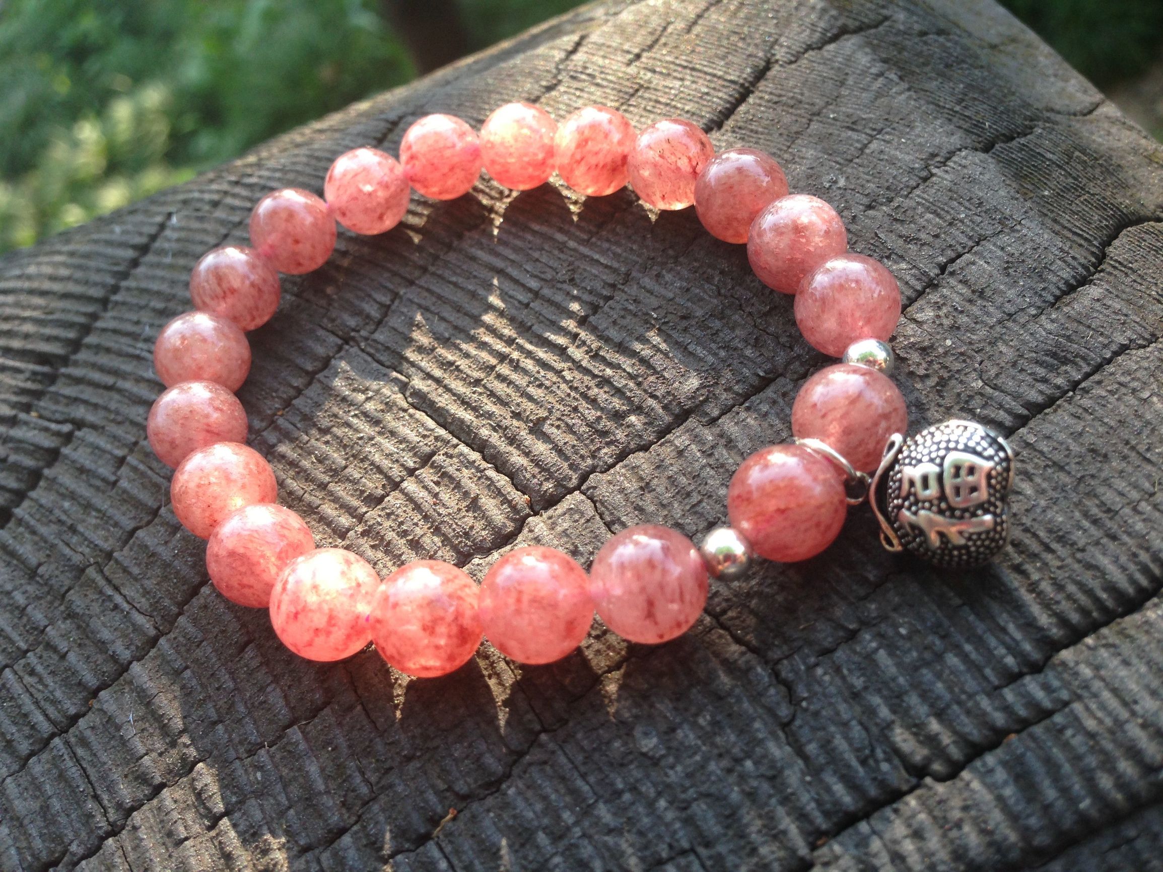 草莓晶的作用与功效,草莓晶的功效和寓意