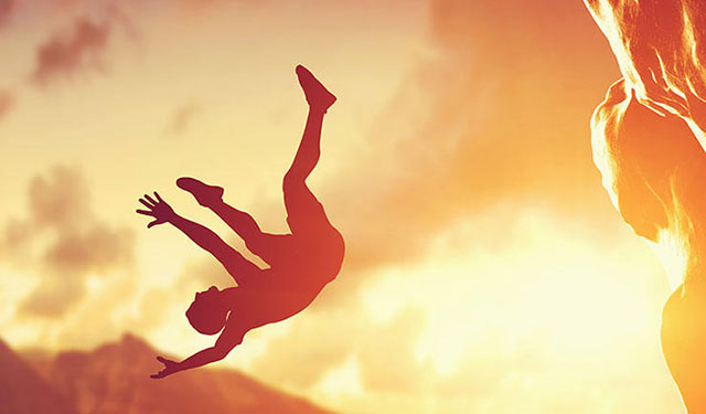 不知是梦还是现实，晚上总有个美女睡我一旁，却被人说是配了阴婚