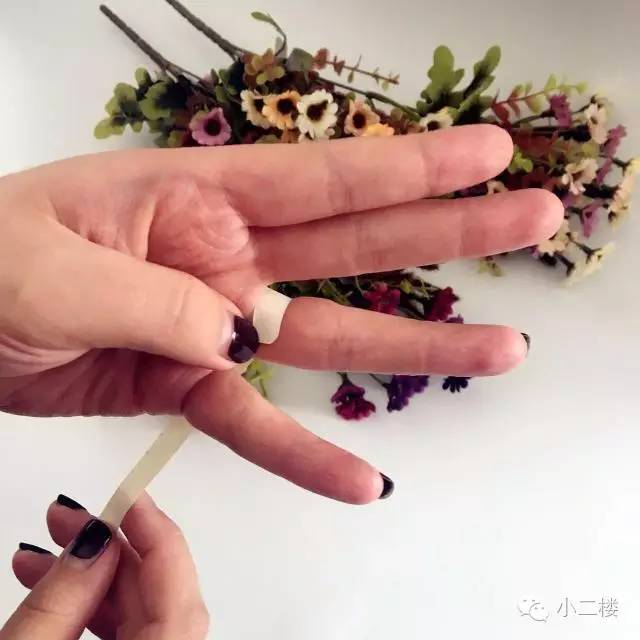 怎么测量手指是戴几号戒指,用皮尺测量手指7.7戴多大号戒指