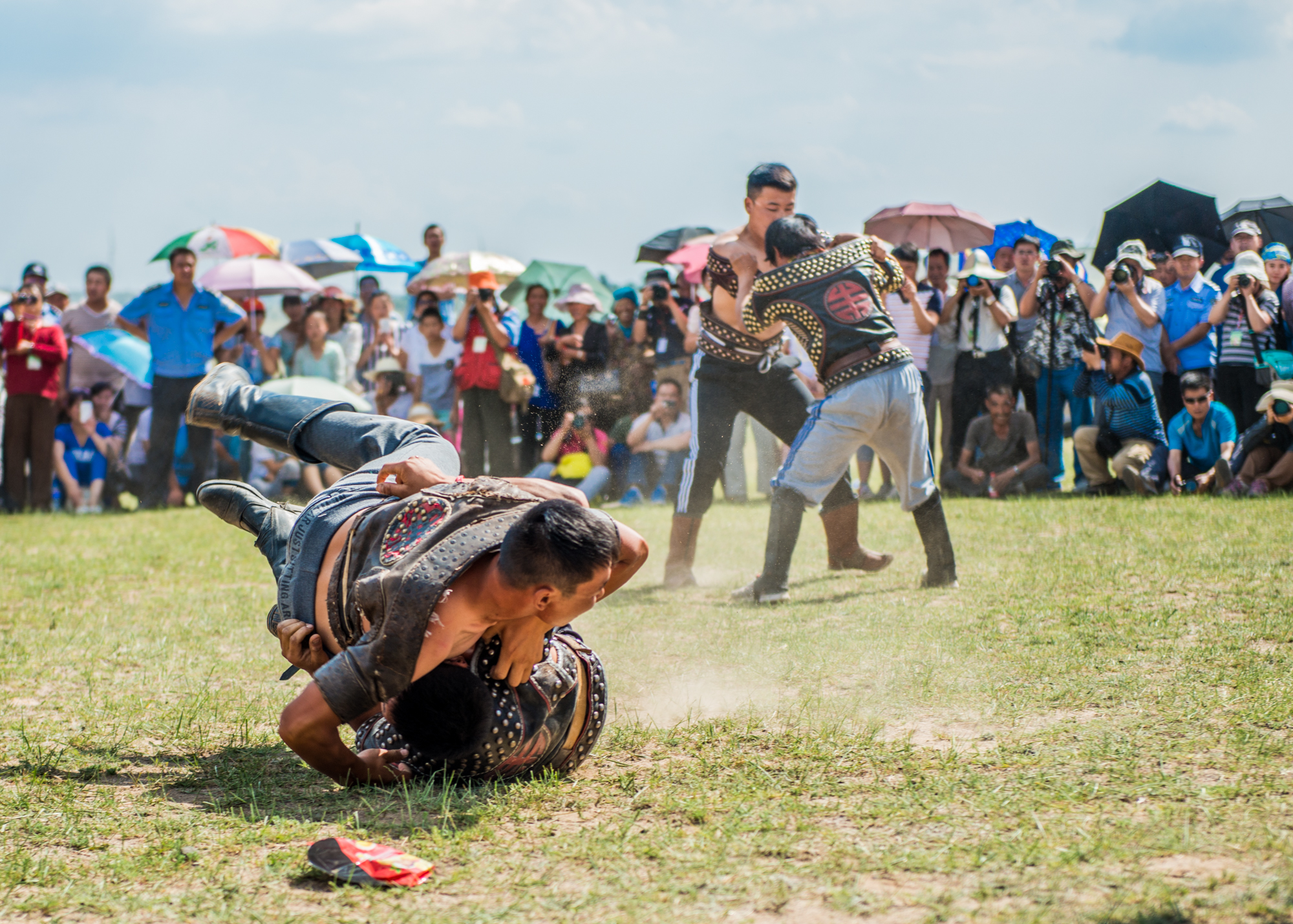蒙古摔跤为何实战强,蒙古摔跤超厉害的技能
