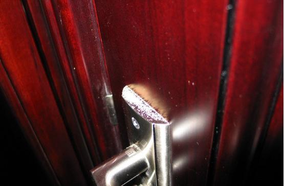 实木门门框蛀虫修复找谁,实木门安装后反弹什么原因