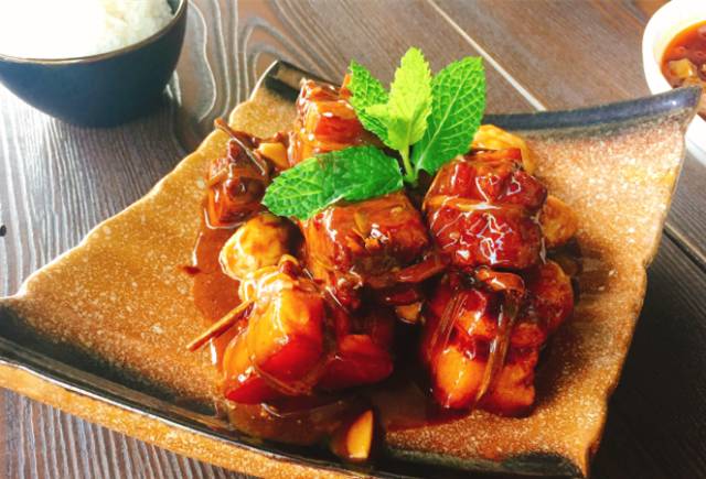 西安顺城巷附近有什么好玩的地方,西安顺城巷小吃街