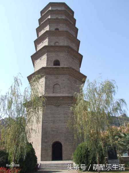 天下城隍戴相帽，唯有武功城隍佩王冠