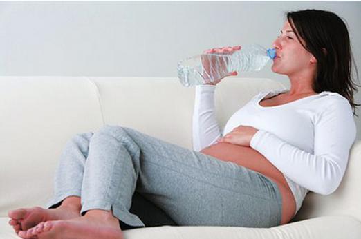 孕期不孕吐的人为什么偶尔孕吐,孕期没有孕吐偶尔又想吐