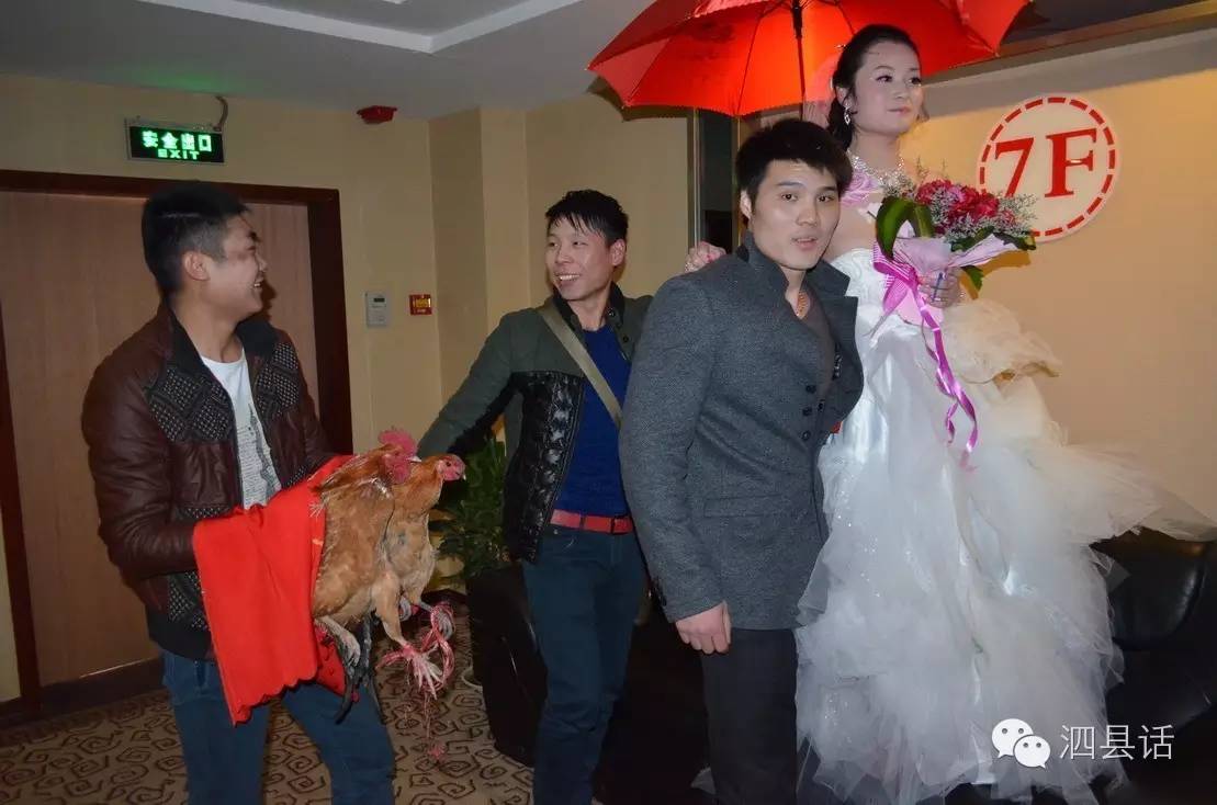 农村办婚礼拱门视频,婚礼在农村办好还是酒店好