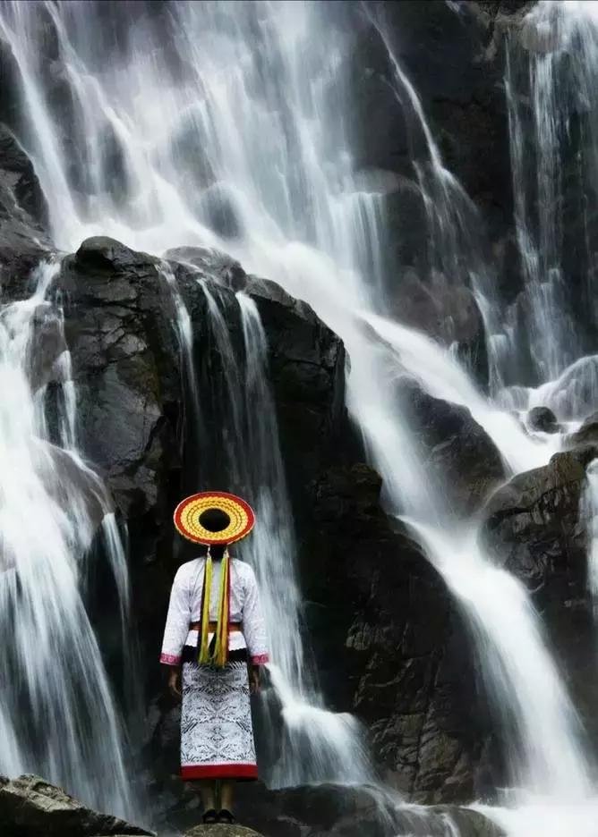 湘西古老而神秘的地方,曾经古老的湖南湘西苗寨