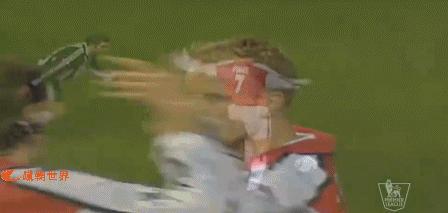 gif足坛十大读秒绝杀,世界足坛经典过人动作