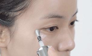 眼周有细纹用什么眼霜,护理眼周先用眼精华还是先用眼霜