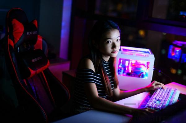 映泰灯控主板说明什么,映泰雷蛇灯控