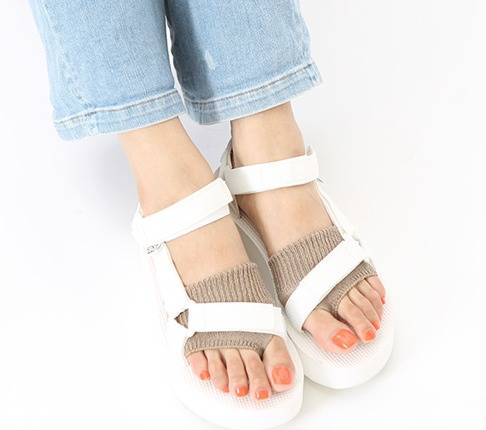 日本樱花妹的心机好物,樱花妹都穿什么袜子