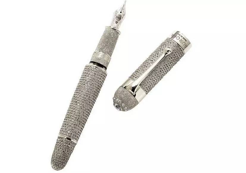 有了你就算没有了自我也心甘情愿,有了你赢了世界又如何