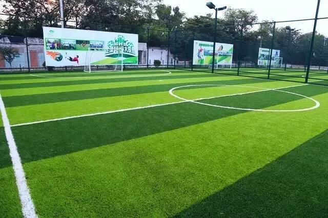 足球世界快来领取你的专属球员,足球世界邀请新人