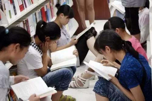 新华书店一代人的记忆,你记忆中的新华书店是怎么样的呢