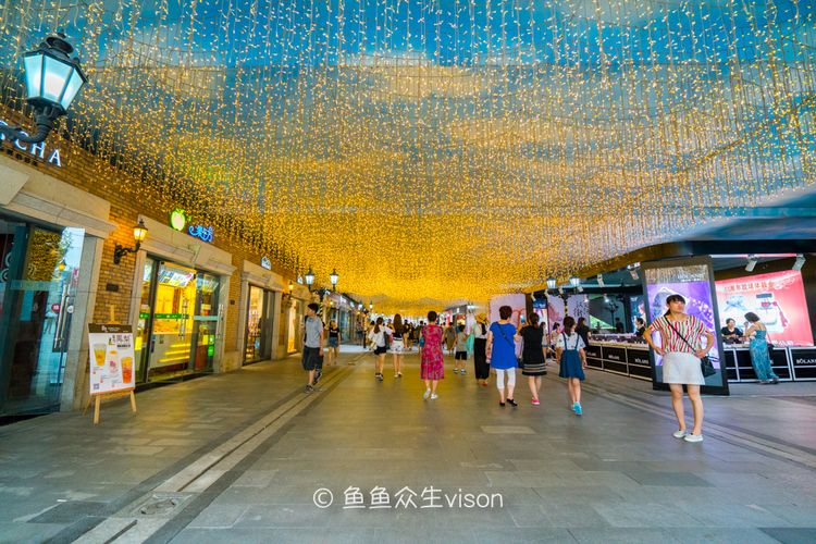 武汉的江汉路是中国最长的步行街,武汉最大最经典的步行街