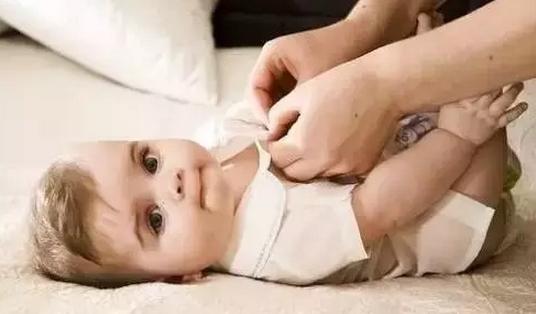 宝妈们买衣服不买贵的只买合适的,宝妈买衣服避坑