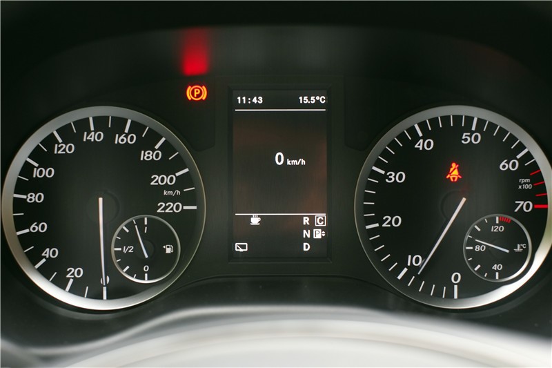 梅赛德斯奔驰威霆mpv,试驾20款奔驰威霆7座商务mpv