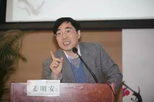 办刑案可检查短信、朋友圈，离婚案法官却要哭倒地板上