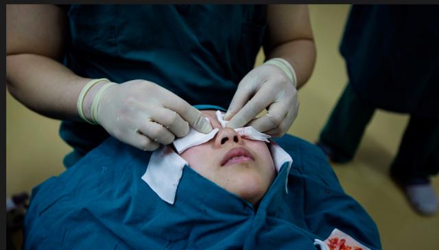 为什么大家都喜欢大眼睛双眼皮,为什么大家喜欢做双眼皮手术