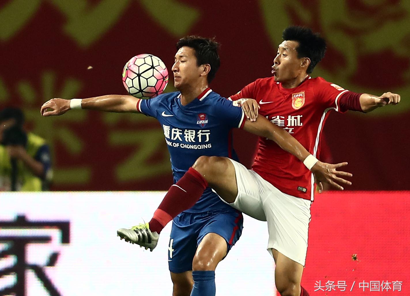 世预赛40强赛国足进入12强,世预赛十二强赛韩国视频