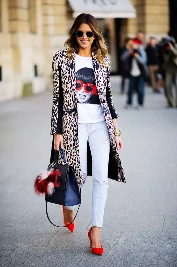 卫衣穿搭加校服,卫衣的最佳搭配方法