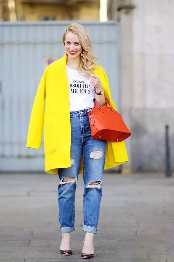 卫衣穿搭扎眼,卫衣穿在里面怎么搭配