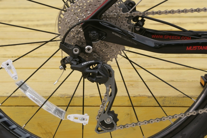 碳纤维4999,碳纤维车最便宜的车型