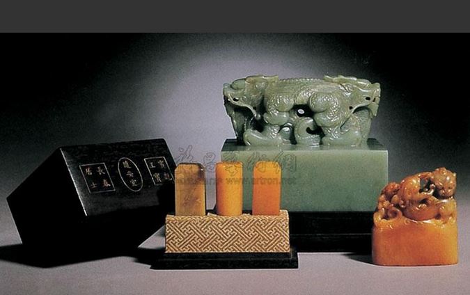 乾隆玉玺被拍卖过几个,乾隆玉玺香港拍卖