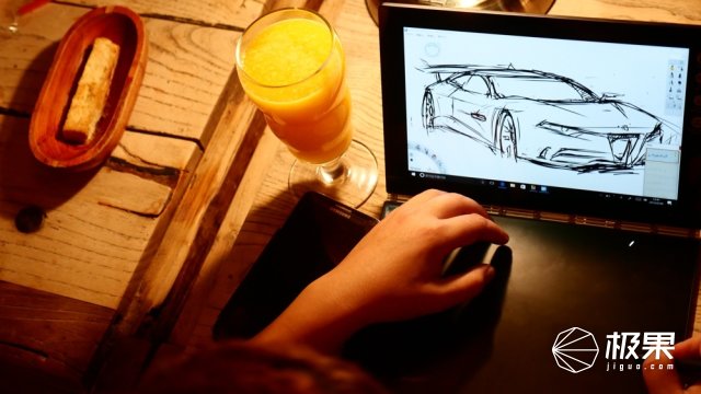 联想把30多年的笔记本键盘颠覆了,取消按键还能在上面画画