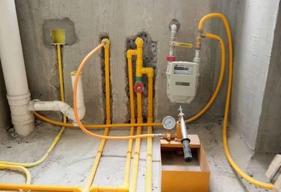 刚装一年的水管就漏水，都怪当初水电验收少了这一步！