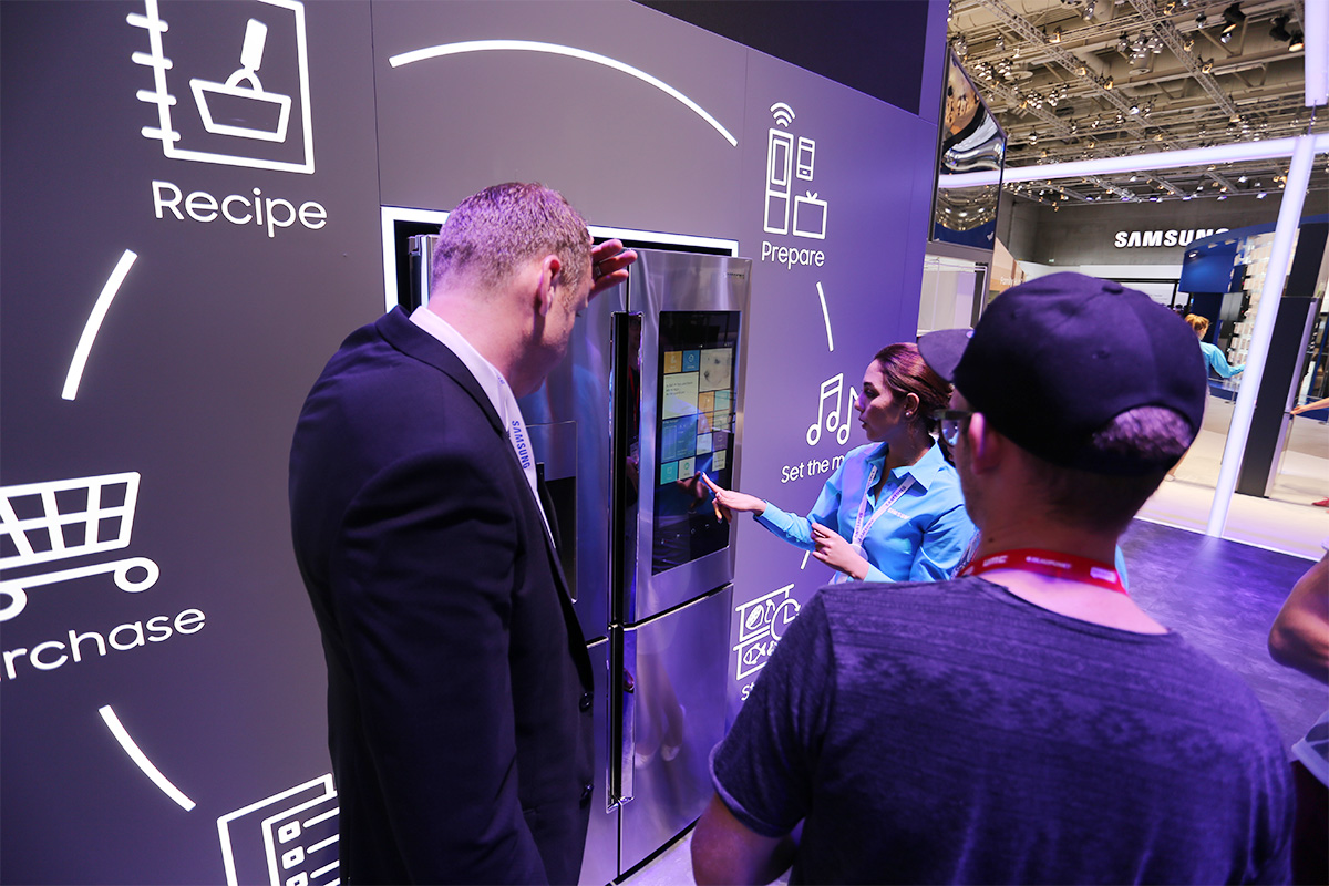 带显示屏的冰箱实用吗,21.5寸屏幕是几比几