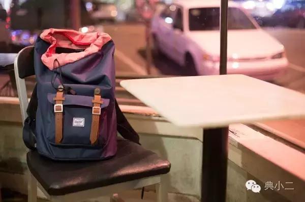 百搭皮质双肩包推荐小众高级感,颜值又高又好看的双肩包