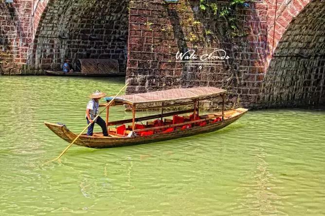 湘西古老而神秘的地方,曾经古老的湖南湘西苗寨